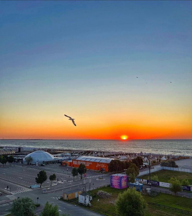 Ferienwohnung Monalissa Summerland Mamaia Exterior foto